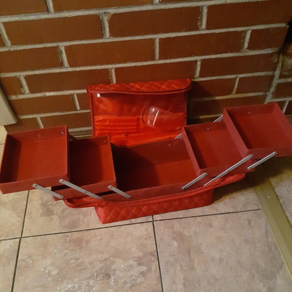Cosmetic case - Picture 2 of 3